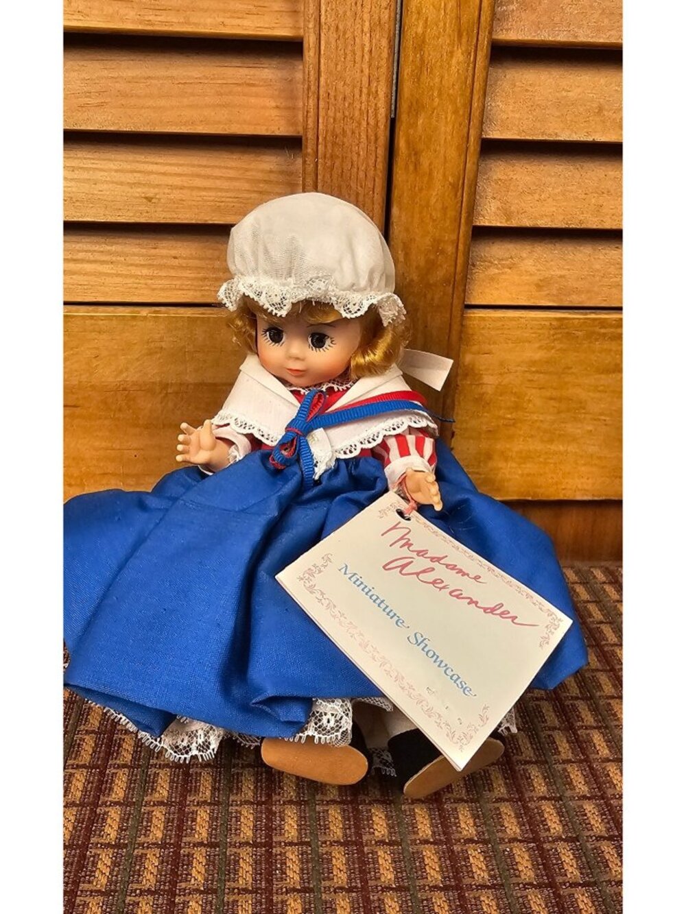 Madame Alexander Miniature Showcase Doll United States Colonial Outfit 7" Blonde
